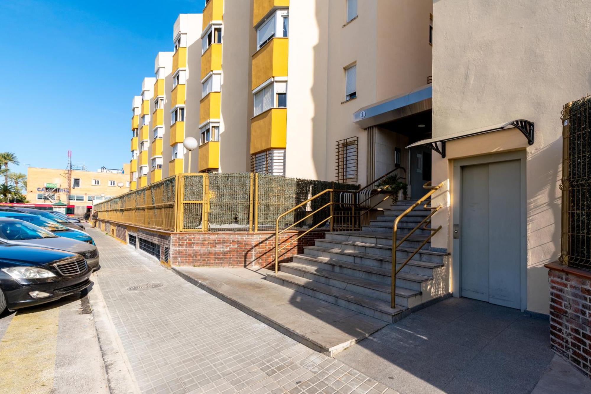 Diseno Y Comodidad En Bami Seville Luaran gambar